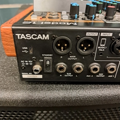 Tascam - MODEL 12 6